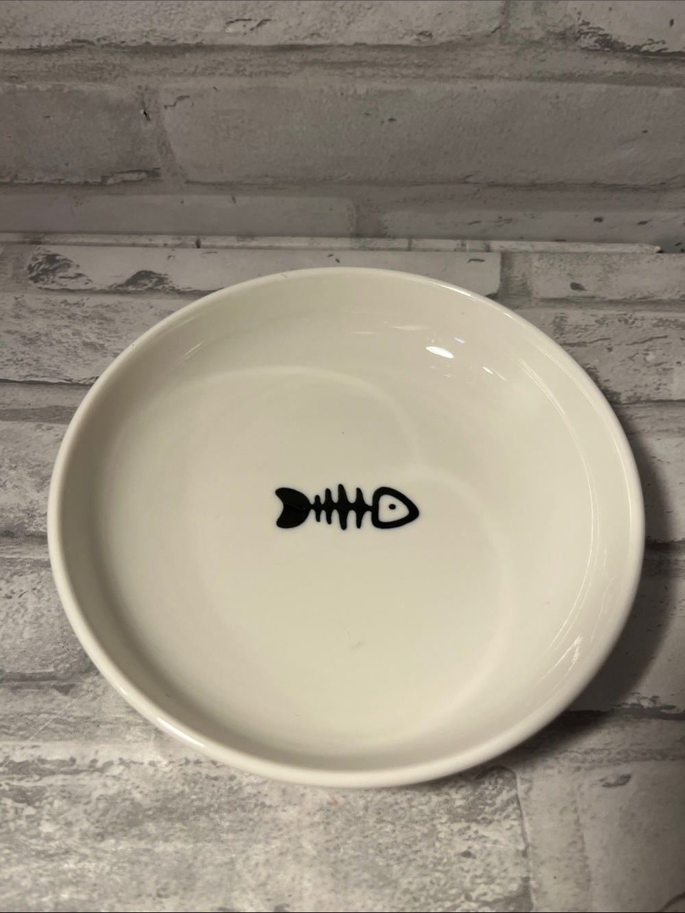 White Ceramic cat dish Bowl with Black Fishbone Motif water shallow